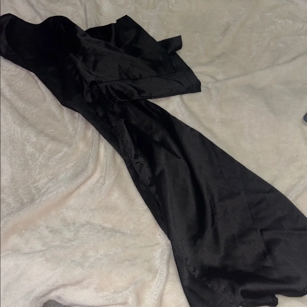 Fashion nova satin dress - Picture 5 of 5